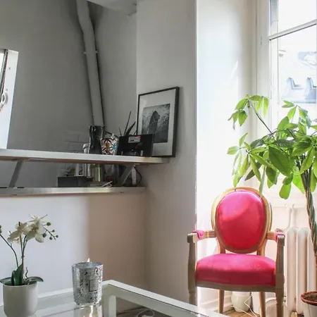 Cozy 17th District Paris